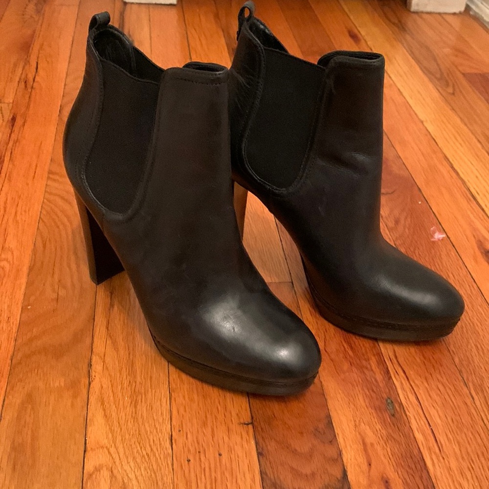 Kors Michael Kors Leather Chelsea Boots with High Heel and Platform